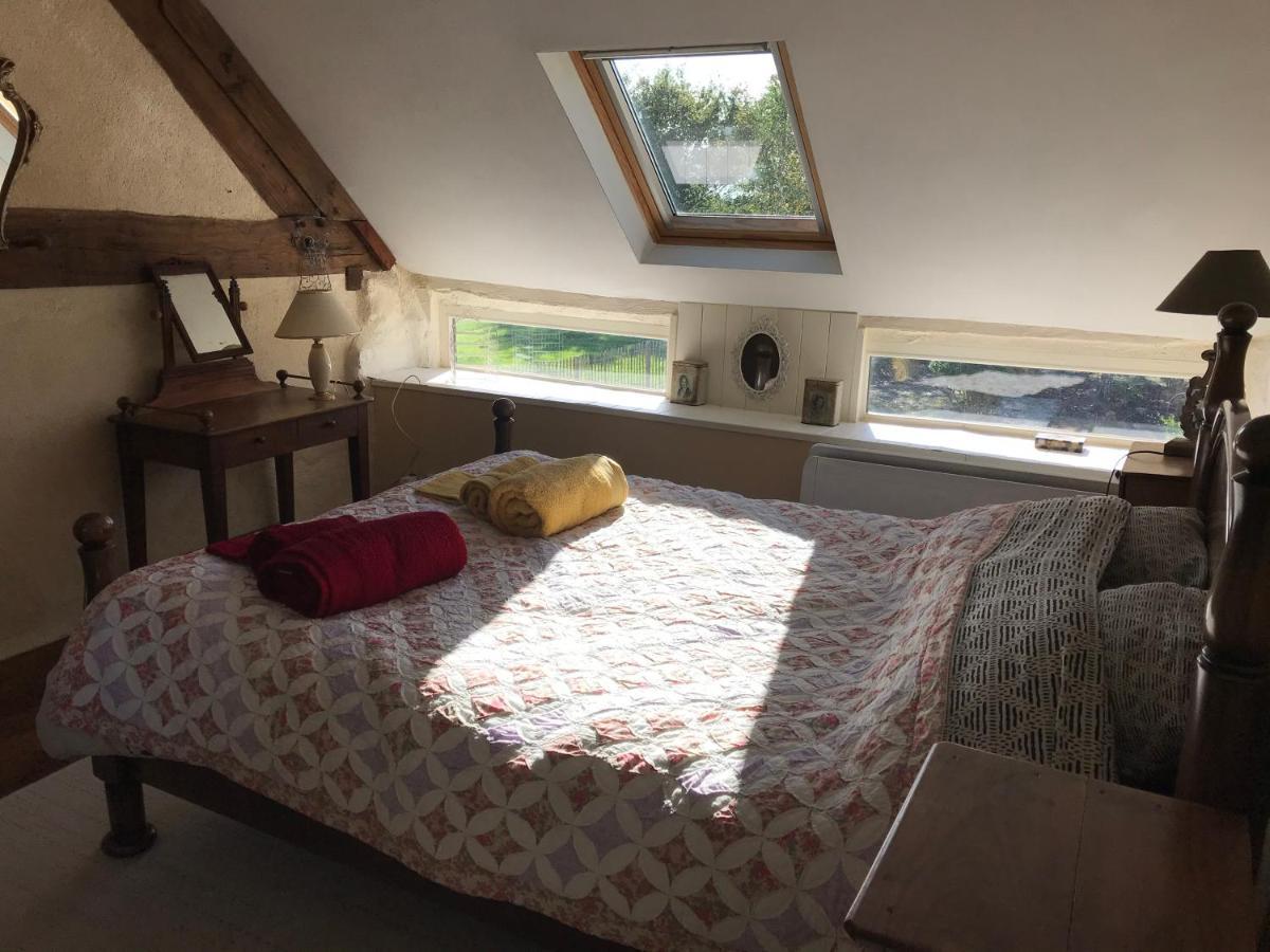 Le Jardin Des Fees Bed & Breakfast Savigny-le-Vieux Eksteriør bilde