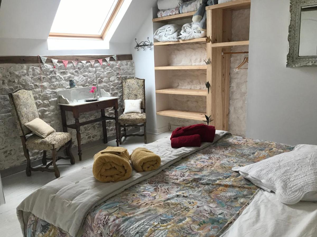 Le Jardin Des Fees Bed & Breakfast Savigny-le-Vieux Eksteriør bilde