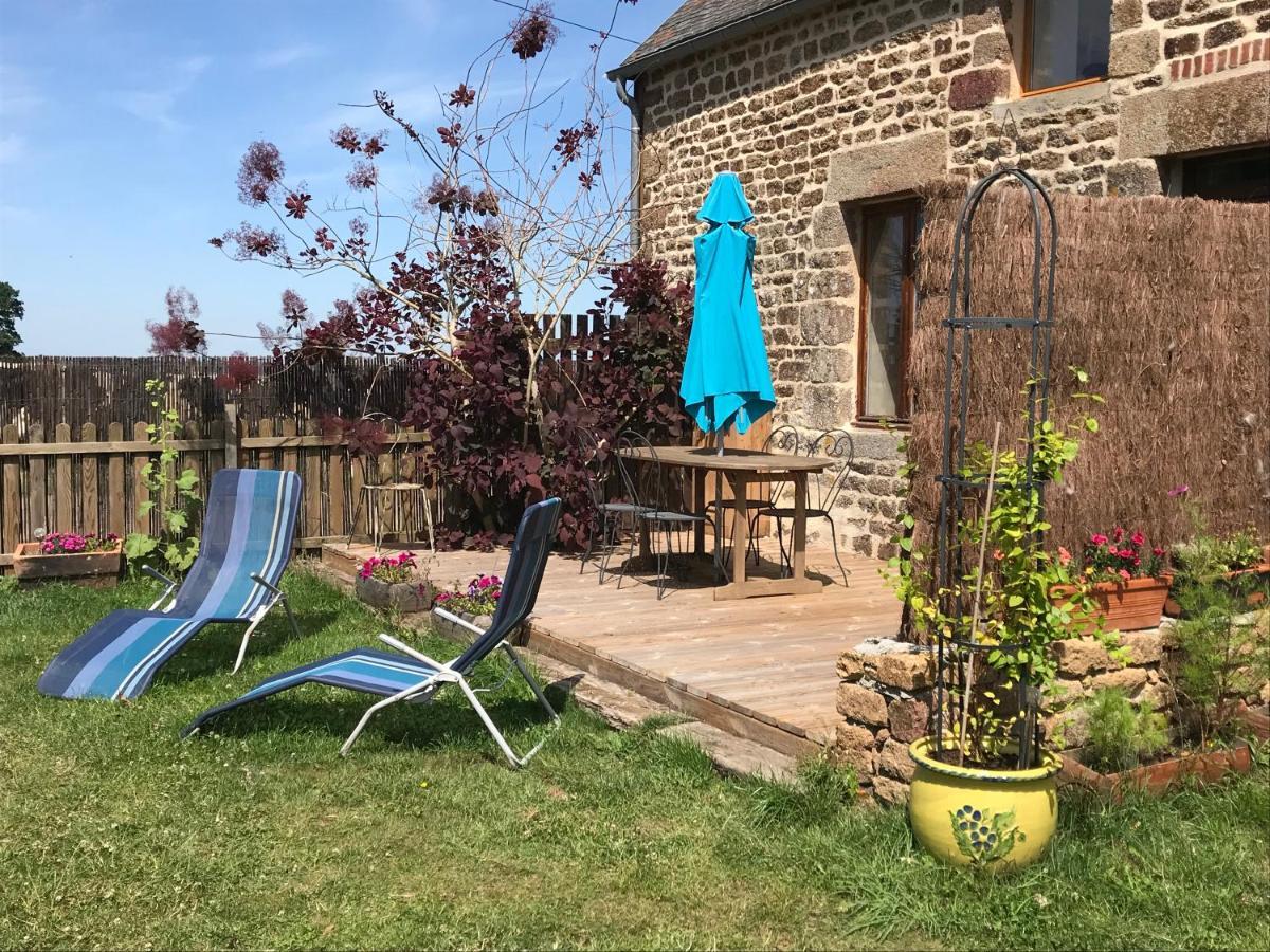 Le Jardin Des Fees Bed & Breakfast Savigny-le-Vieux Eksteriør bilde
